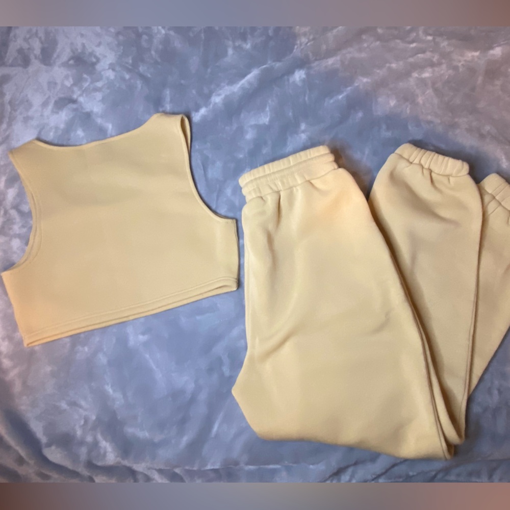 SHEIN Cream Jogger Set - Picture 5 of 5